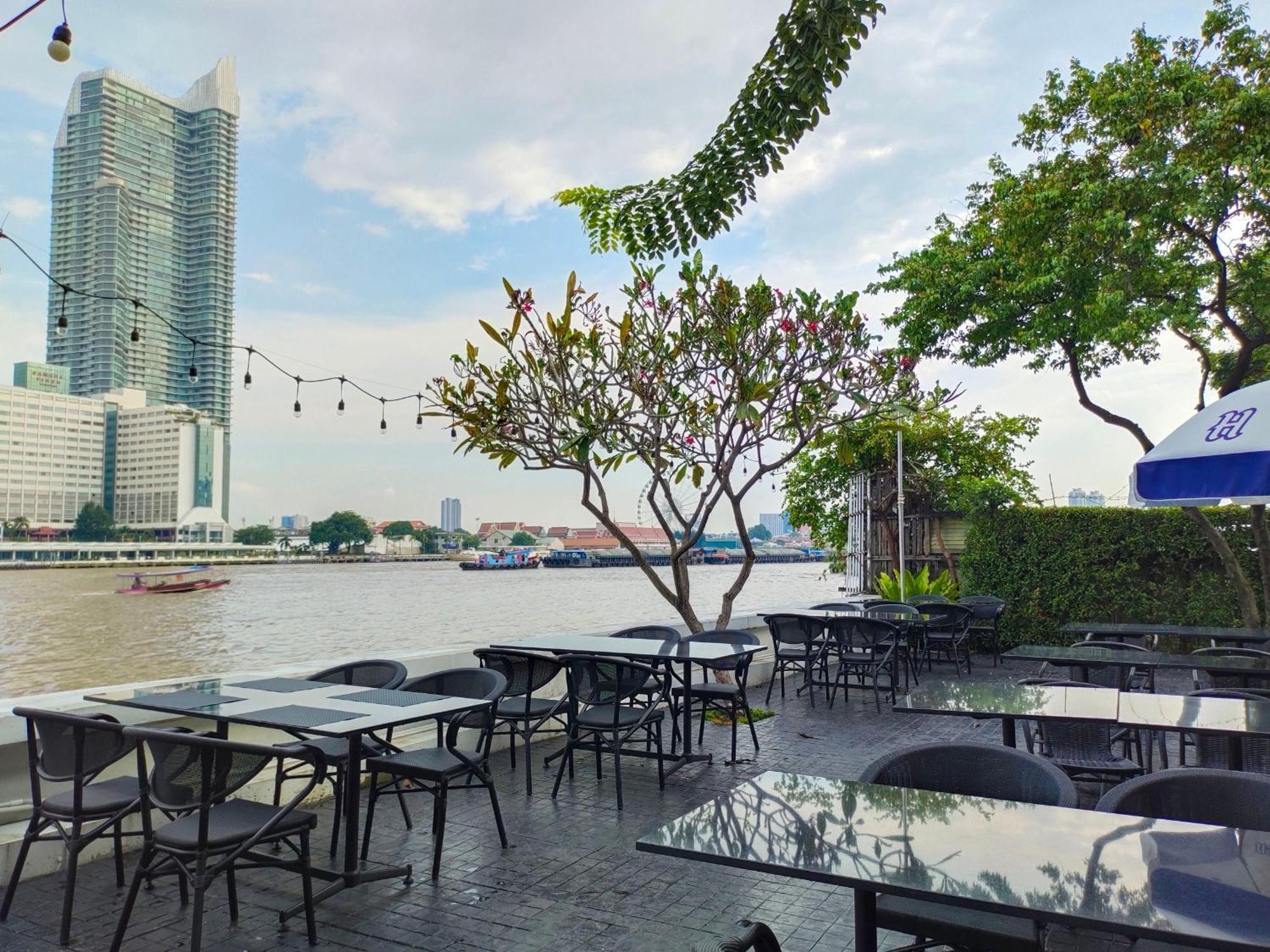 Away Bangkok Riverside Kene Exteriör bild